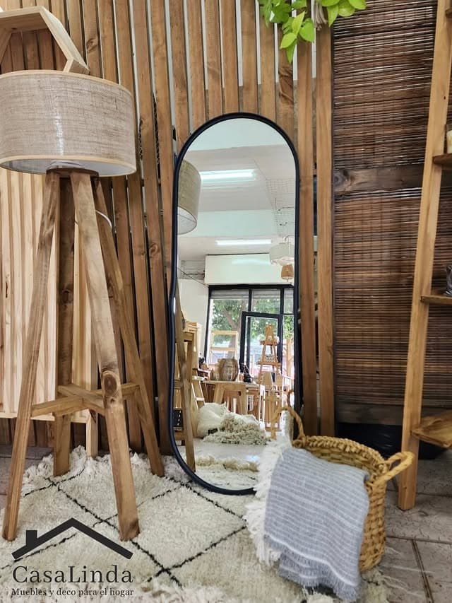 Lámpara de pie trípode pantalla rattan